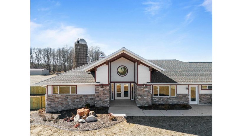 3287 Huebscher Road Pensaukee, WI 54101 by Coldwell Banker Real Estate Group $674,900