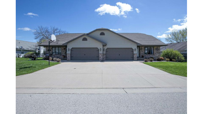 2680 N Millbrook Road Grand Chute, WI 54914 by Century 21 Affiliated - PREF: 920-740-3838 $314,900