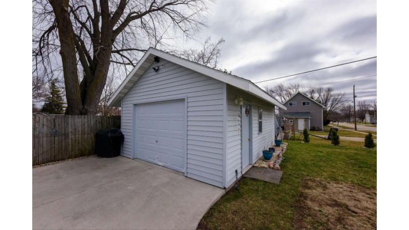 1037 Arthur Avenue Oshkosh, WI 54902 by First Weber, Inc. $230,000