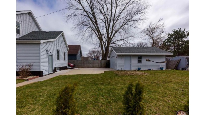 1037 Arthur Avenue Oshkosh, WI 54902 by First Weber, Inc. $230,000