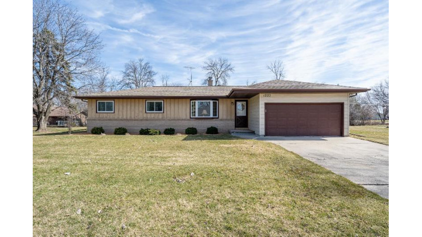 1225 Fatima Street Fox Crossing, WI 54952 by Coldwell Banker Real Estate Group $215,000