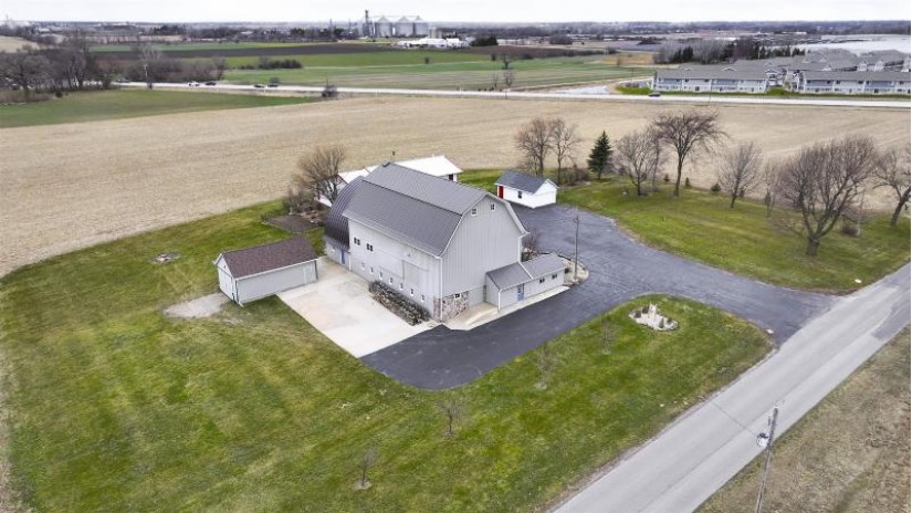 2389 N Clay Road Nekimi, WI 54904 by Century 21 Affiliated - CELL: 920-428-0066 $534,900