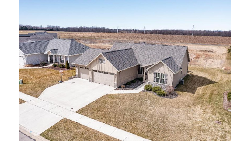 4572 Stillmeadow Circle Ledgeview, WI 54115 by Ben Bartolazzi Real Estate, Inc - Office: 920-770-4015 $459,900