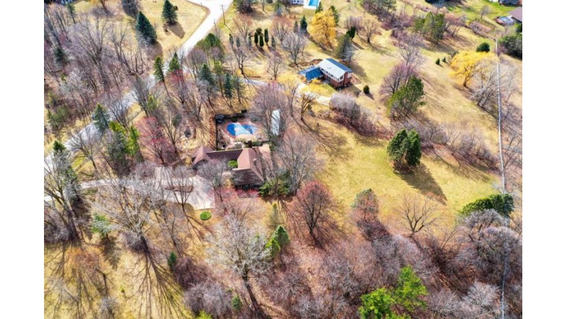 2613 Oak Ridge Circle Ledgeview, WI 54115 by Resource One Realty, Llc - CELL: 920-621-9659 $550,000