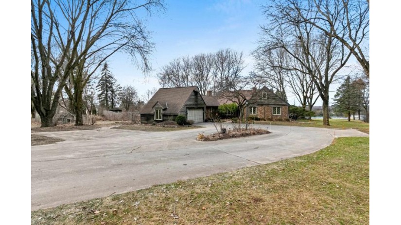 2613 Oak Ridge Circle Ledgeview, WI 54115 by Resource One Realty, Llc - CELL: 920-621-9659 $550,000