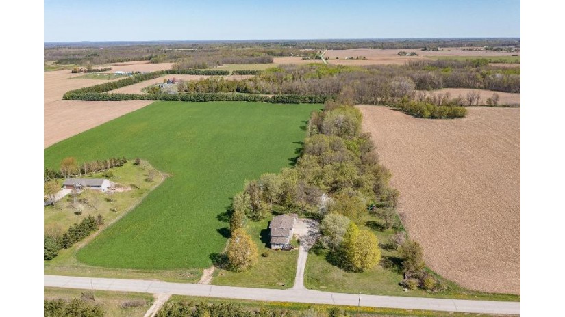 W5106 Red School Road Grover, WI 54157 by Ben Bartolazzi Real Estate, Inc - Office: 920-770-4015 $369,900