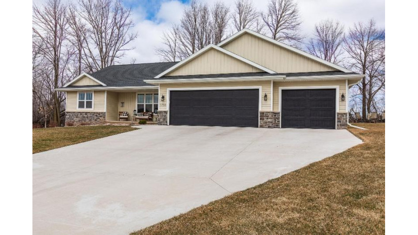 1758 Cascade Court Wrightstown, WI 54126 by KPR Brokers, LLC - Office: 715-598-6367 $439,900