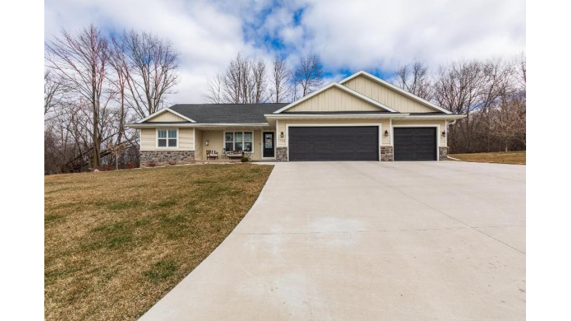 1758 Cascade Court Wrightstown, WI 54126 by KPR Brokers, LLC - Office: 715-598-6367 $439,900