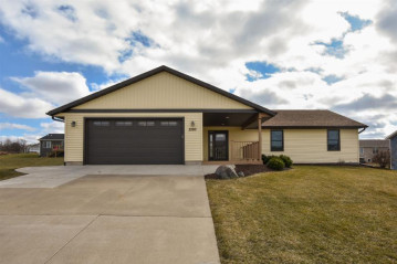 2280 Mayek Drive, Waupaca, WI 54981-7810