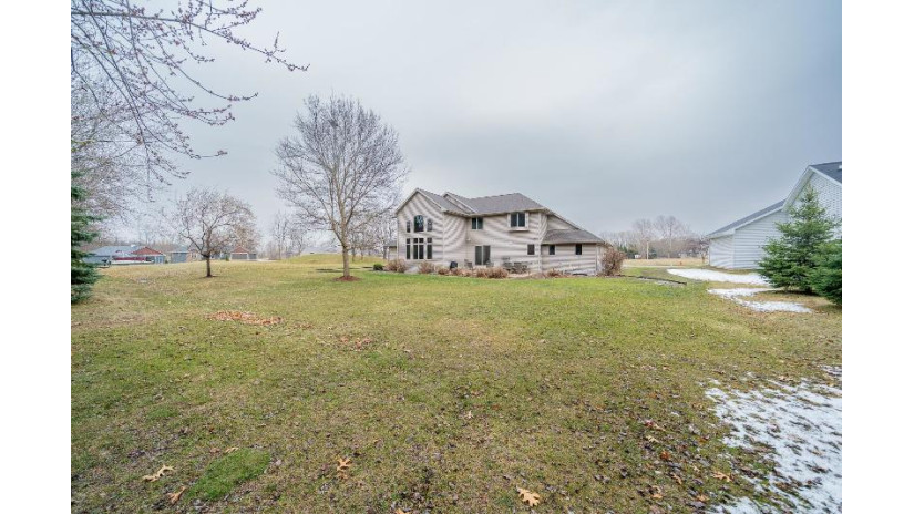 629 Voyagers Trail Berlin, WI 54923 by Beiser Realty, LLC - Office: 715-256-8102 $450,000