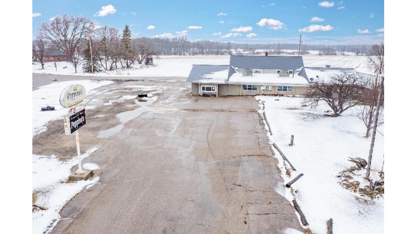 W4343 Stibbe Lane Grover, WI 54157 by Ben Bartolazzi Real Estate, Inc - Office: 920-770-4015 $449,900