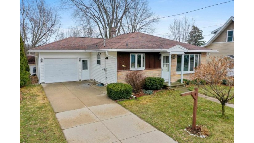 747 Park Street Wrightstown, WI 54180 by Resource One Realty, Llc - PREF: 920-621-4344 $300,000