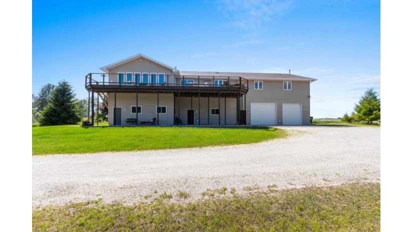 7186 W Center Road Forestville, WI 54213 by Red Key Real Estate, Inc. $649,900