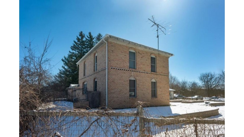 N6486 Aniwa Road Oasis, WI 54966 by Gaatz Real Estate - nicole@gaatzrealestate.com $218,000