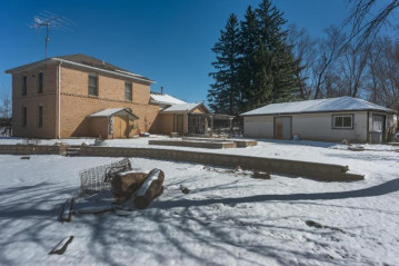 N6486 Aniwa Road, Oasis, WI 54966