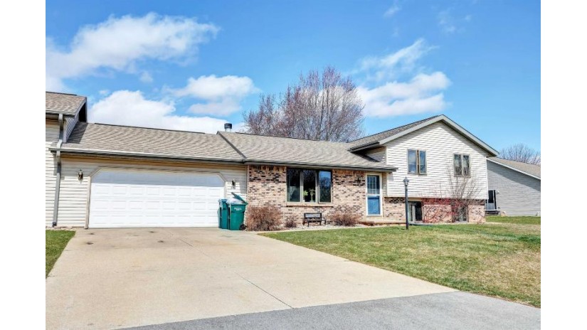 2704 W Glenwood Drive Grand Chute, WI 54914 by Take Action Realty Group, Llc $249,900