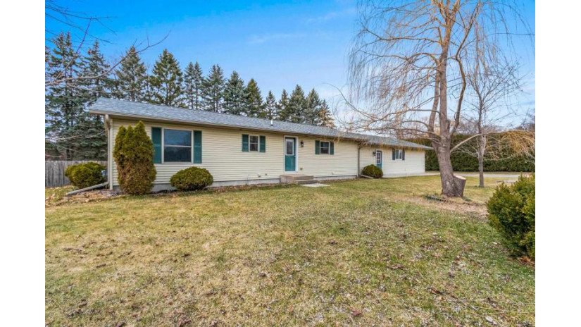 21 Primrose Circle Clintonville, WI 54929 by Century 21 Affiliated - PREF: 920-585-5400 $232,000