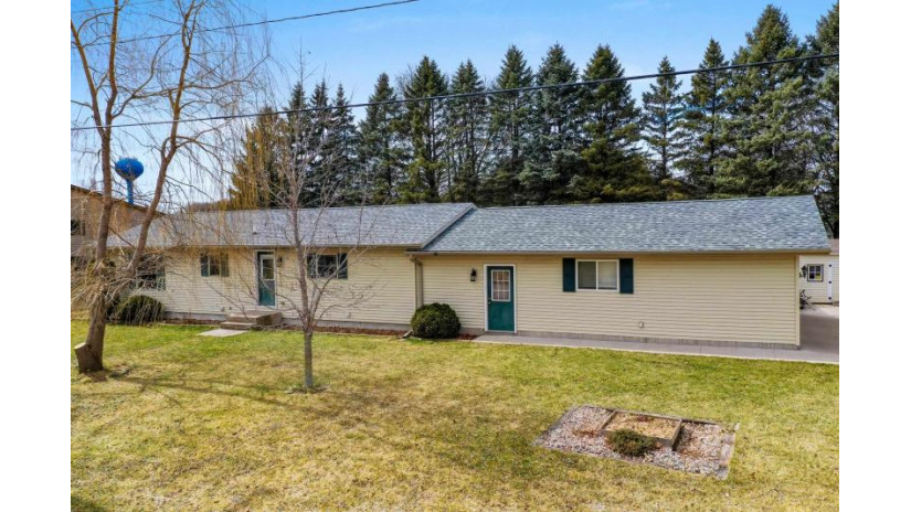 21 Primrose Circle Clintonville, WI 54929 by Century 21 Affiliated - PREF: 920-585-5400 $232,000