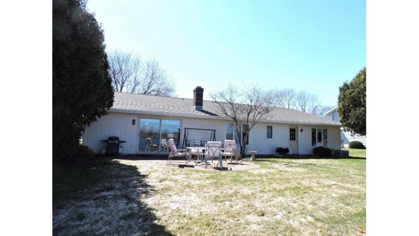 310 Lakeview Drive Hortonville, WI 54944 by Coldwell Banker Real Estate Group $299,900