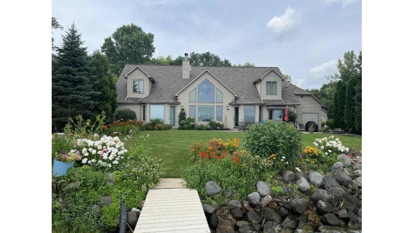 510 Plummers Harbor Road Neenah, WI 54956 by Coldwell Banker Real Estate Group $990,000