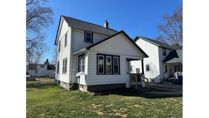 254 Bennett Street Clintonville, WI 54929 by O'Connor Realty Group $130,000