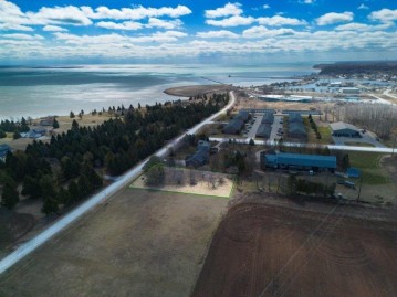 709 Lakeshore Drive, Kewaunee, WI 54216