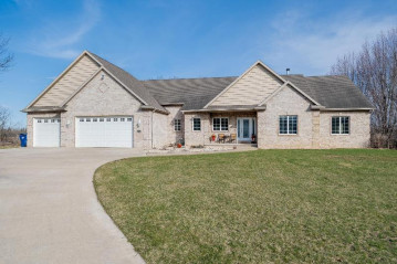 1299 Hoot Owl Court, Neenah, WI 54956-3579