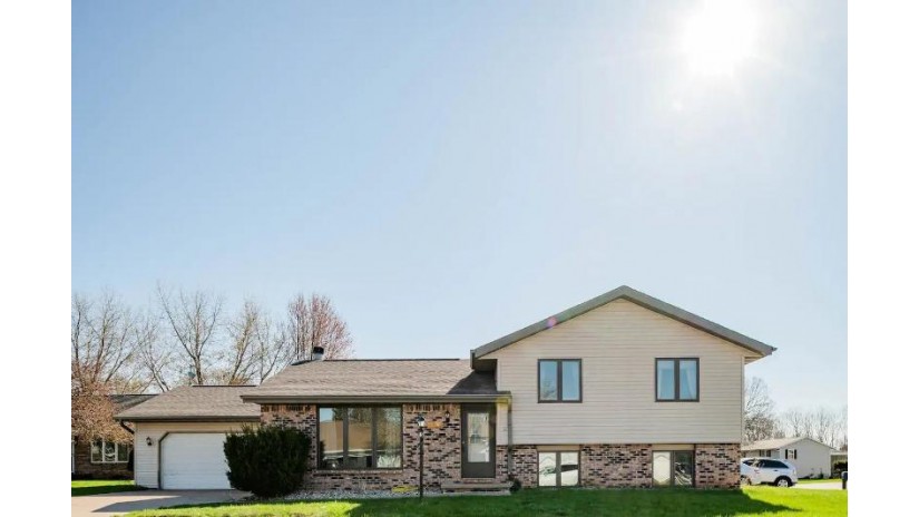 2216 Cloudview Court Grand Chute, WI 54914 by Take Action Realty Group, Llc $269,900