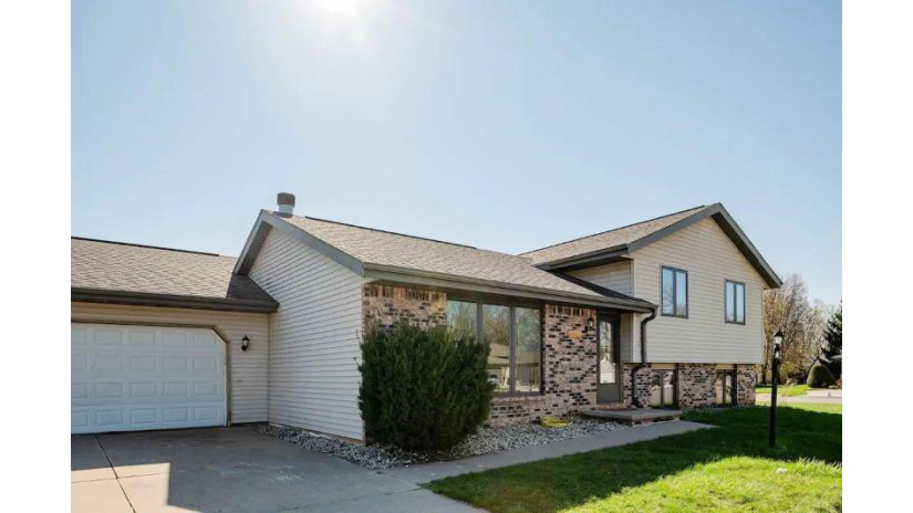 2216 Cloudview Court Grand Chute, WI 54914 by Take Action Realty Group, Llc $269,900