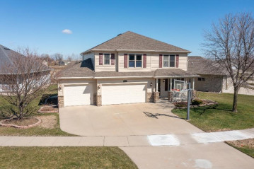 3920 Hemlock Court, Oshkosh, WI 54904-9588