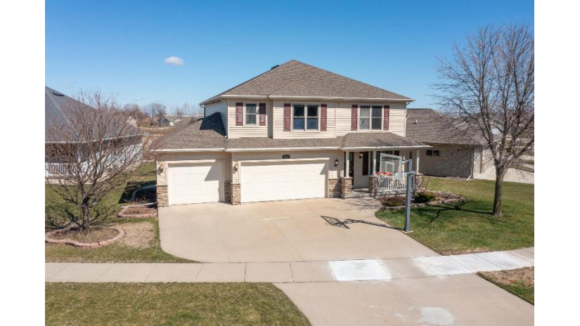 3920 Hemlock Court Oshkosh, WI 54904 by Beiser Realty, LLC - Office: 920-582-4011 $409,900