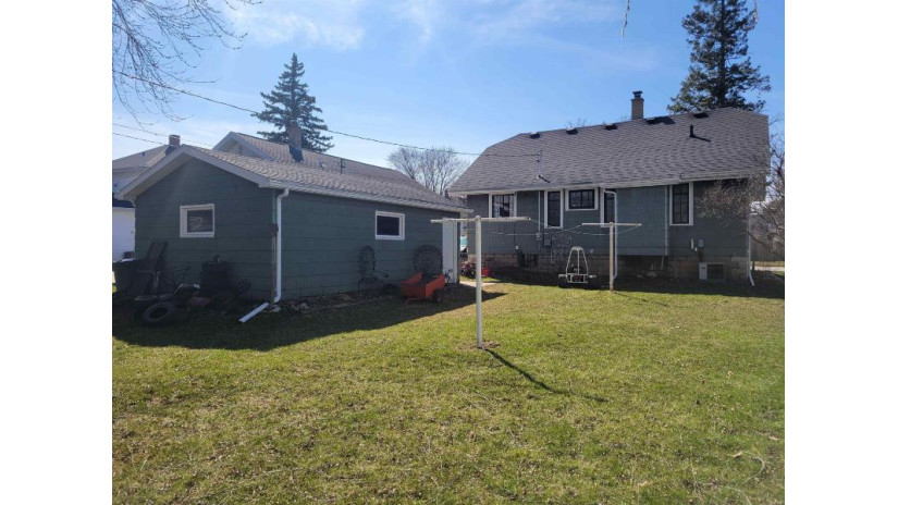 1114 Wisconsin Avenue North Fond Du Lac, WI 54937 by Preferred Properties Of Fdl, Inc. $119,900