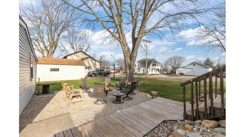 102 S 2nd Avenue Winneconne, WI 54986 by Expert Real Estate Partners, Llc - OFF-D: 920-858-1483 $225,000