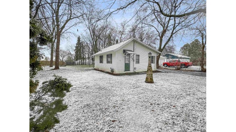 5086 Adams Street Winneconne, WI 54927 by Keller Williams Fox Cities $97,500