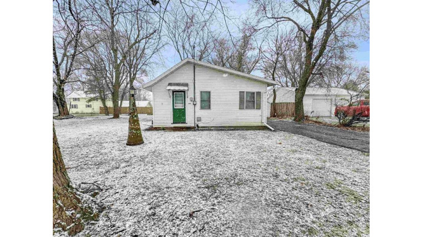 5086 Adams Street Winneconne, WI 54927 by Keller Williams Fox Cities $97,500