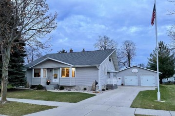 836 Bechaud Avenue, North Fond Du Lac, WI 54935-1204