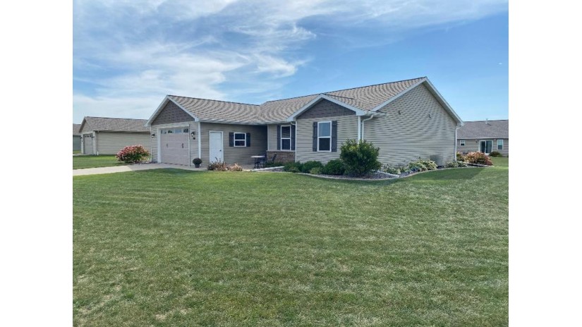 601 Debruin Road Combined Locks, WI 54113 by Re/Max 24/7 Real Estate, Llc - Office: 920-734-0247 $374,965