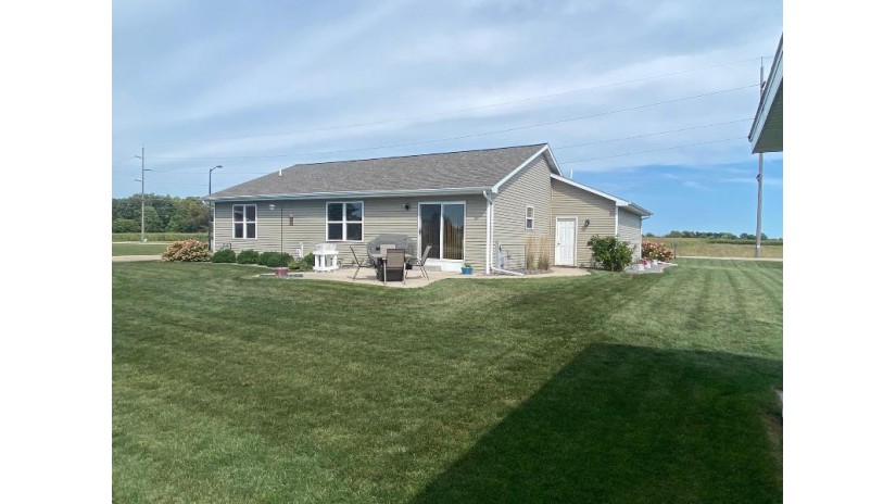 601 Debruin Road Combined Locks, WI 54113 by Re/Max 24/7 Real Estate, Llc - Office: 920-734-0247 $374,965