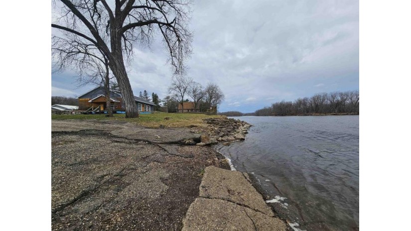 W9429 Parkway Drive Dekorra, WI 53955 by First Weber, Inc. $345,000