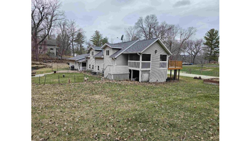 W9429 Parkway Drive Dekorra, WI 53955 by First Weber, Inc. $345,000