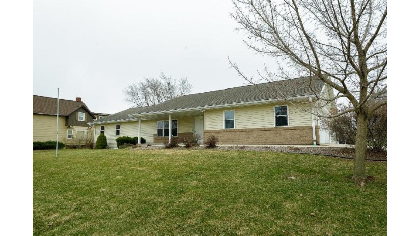 2301 Greenwald Street Allouez, WI 54301 by Symes Realty, Llc $299,900