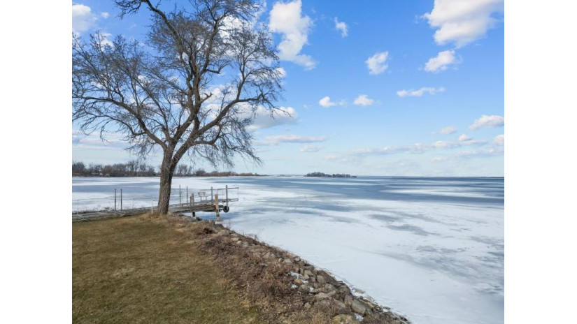 7174 Labelle Shore Road Winneconne, WI 54986 by Berkshire Hathaway Hs Water City Realty $599,900