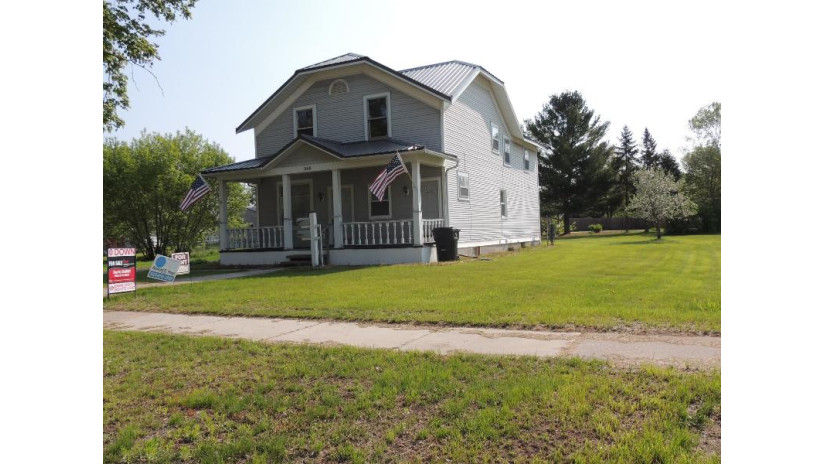 346 Emery Avenue Peshtigo, WI 54157 by Keller Williams Green Bay - OFF-D: 920-373-0547 $257,900