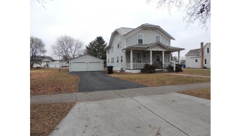 346 Emery Avenue Peshtigo, WI 54157 by Keller Williams Green Bay - OFF-D: 920-373-0547 $257,900