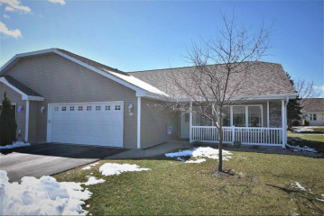 232 Wyldewood Drive, Oshkosh, WI 54904