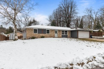 144 Cliffview Drive, Green Bay, WI 54302-4914