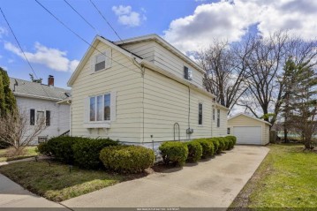 625 W 11th Avenue, Oshkosh, WI 54902-6309