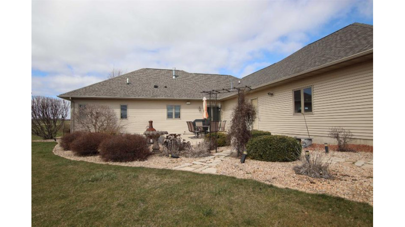 N9463 Hwy Q Marshfield, WI 53049 by Adashun Jones, Inc. - CELL: 920-948-9414 $614,900