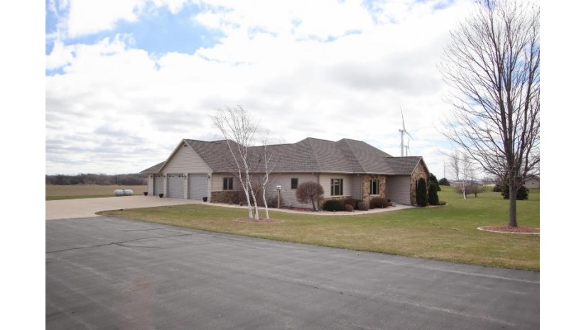 N9463 Hwy Q Marshfield, WI 53049 by Adashun Jones, Inc. - CELL: 920-948-9414 $614,900