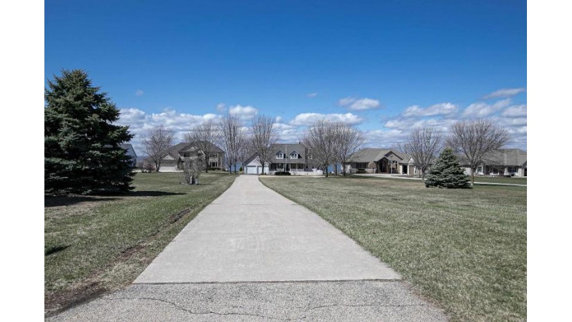 355 Lake Breeze Drive Stockbridge, WI 53014 by Century 21 Affiliated - CELL: 920-428-0066 $775,000